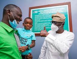 Sanwo-Olu keeps promise, meet "Mummy calm down” boy