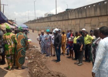 OGUN GOVT BEGINS CLEAN-UP AND REDESIGNING OF DRAINAGE NETWORKS