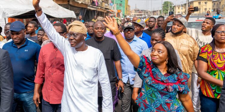 Nigerians Troop Out Today To Elect New President …Violence recorded in some polling units