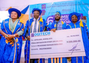 Version Conflict: Version Conflict: Rector Describes OGITECH fastest growing citadels of Technology in Nigeria …as Governor gifts cash prizes to best graduating students