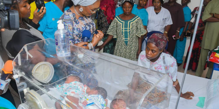 Ogun State First Lady Rescues Abandoned Mother Of Triplets - Image 1