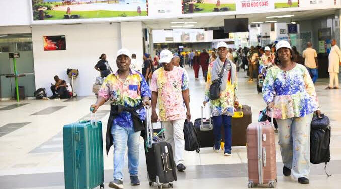 Ogun Christian Pilgrims Complete Pilgrimage, Arrive Nigeria - Image 1