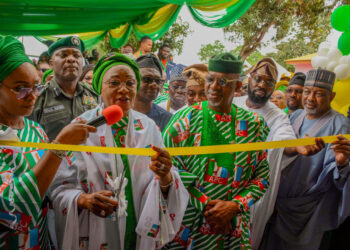 Senator Oluremi Tinubu Launches National Community Food Bank, …commissions PMB Estate, Gateway Medical Centre in Ogun